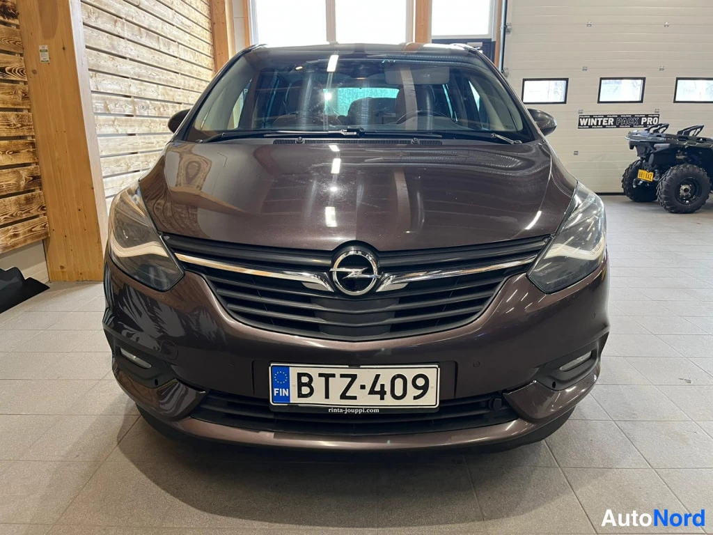 Ruskea Opel Zafira Tourer 2017, edestä, kuva 3