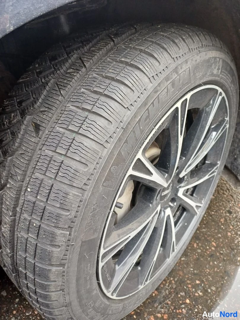 Sininen BMW i4 2024, yksityiskohta, kuva 7