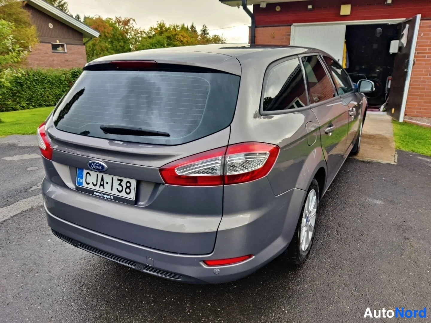 Harmaa Ford Mondeo 2012, takaviisto, kuva 5