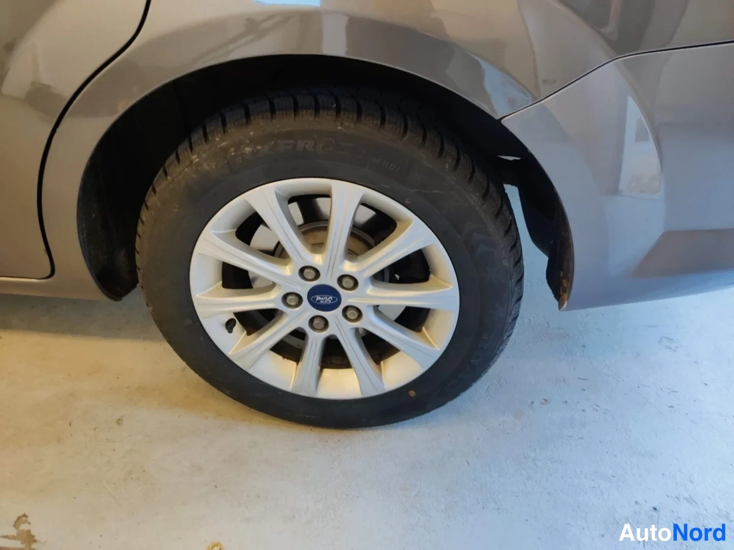 Harmaa Ford Mondeo 2012, yksityiskohta, kuva 11