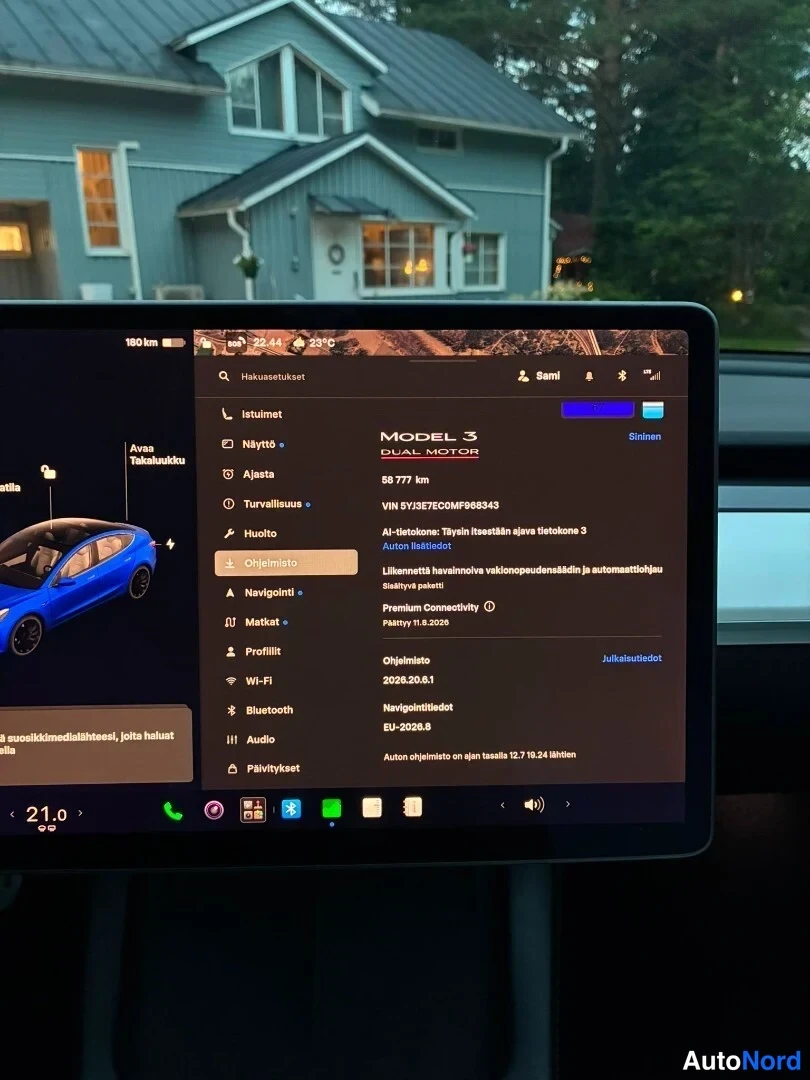 Sininen Tesla Model 3 Performance 2021, yksityiskohta, kuva 17