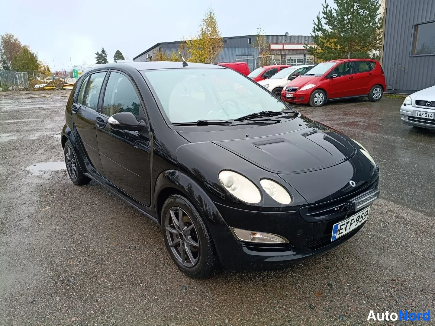 Black Smart Forfour 2006, front three-quarter, nose to the right, photo 2