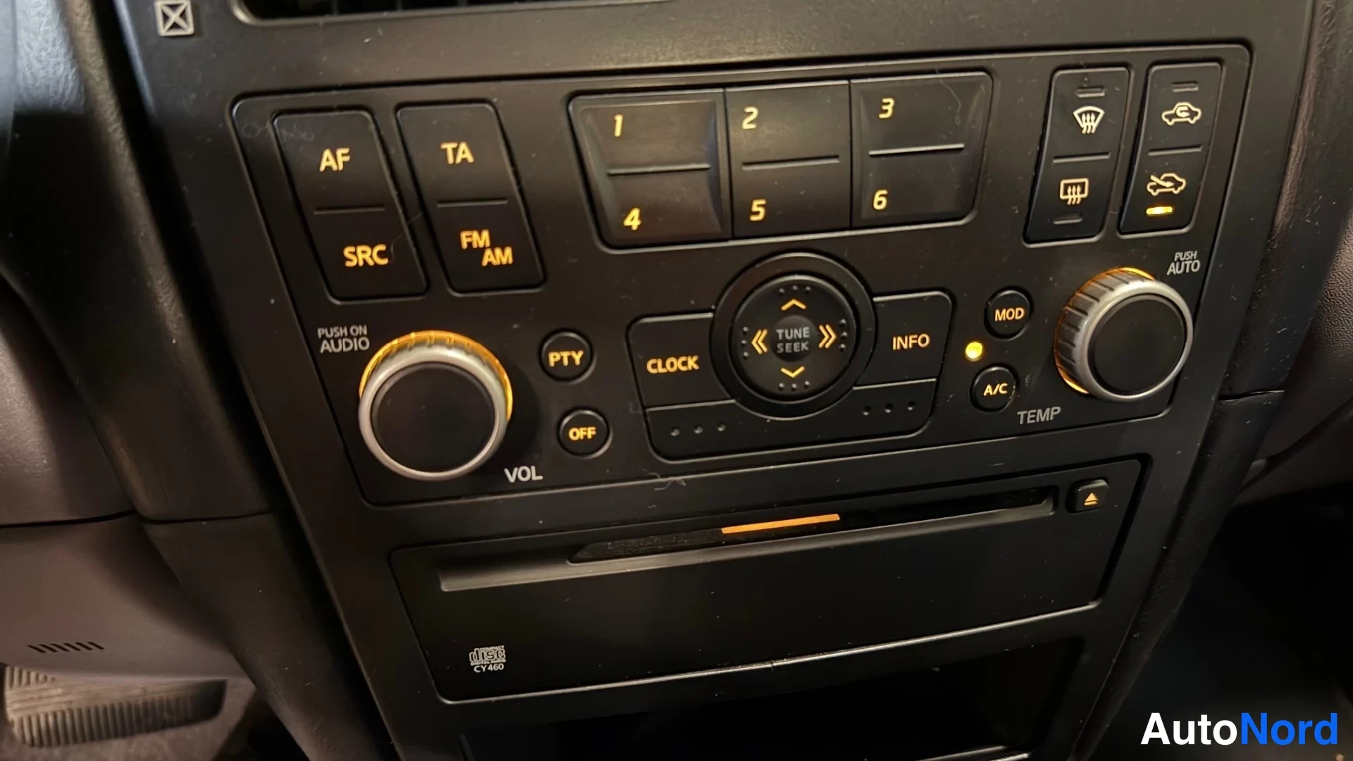 Vihreä Nissan Almera 2003, yksityiskohta, kuva 15