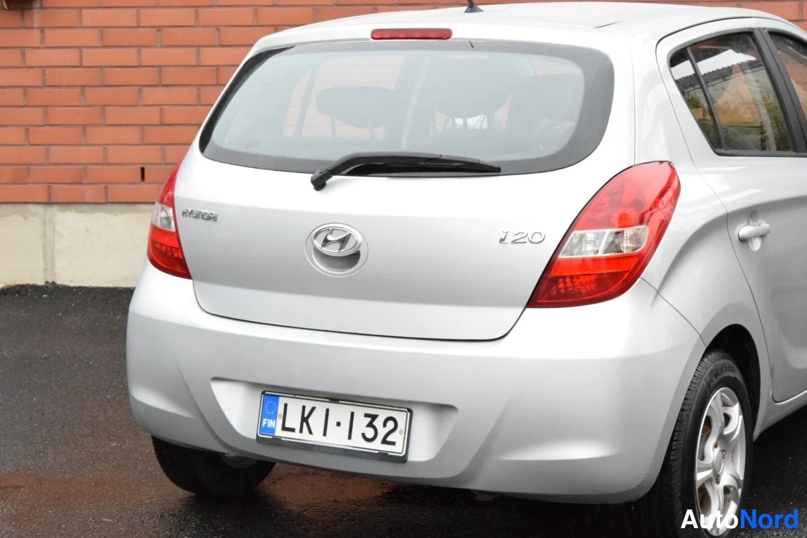 Hopea Hyundai i20 2009, takaviisto, kuva 8