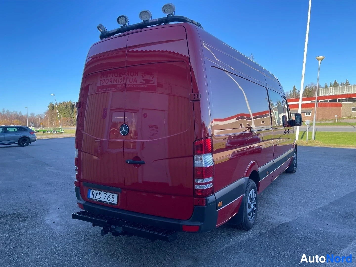 Red Mercedes-Benz Sprinter 319 CDI 2018, rear three-quarter, photo 16