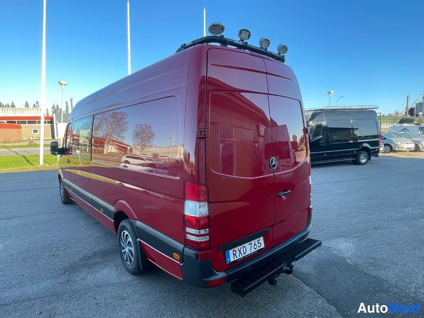 Red Mercedes-Benz Sprinter 319 CDI 2018, rear three-quarter, photo 12