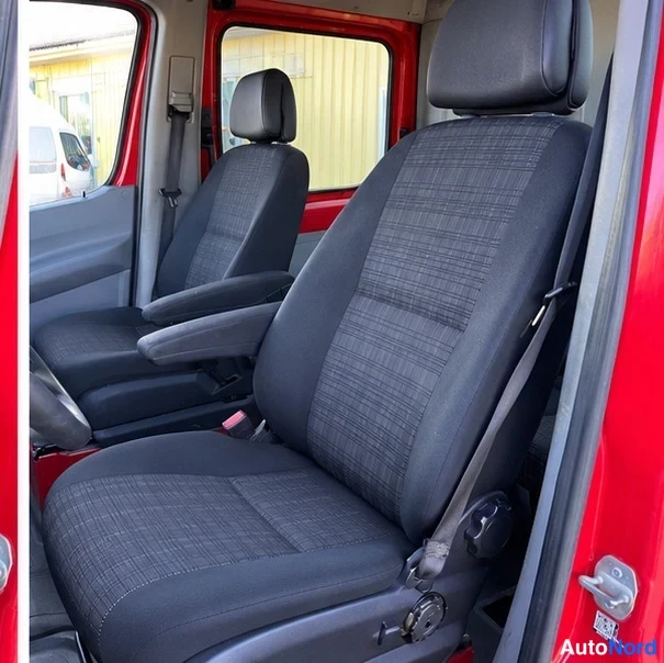 Red Mercedes-Benz Sprinter 319 CDI 2018, front seats, photo 19