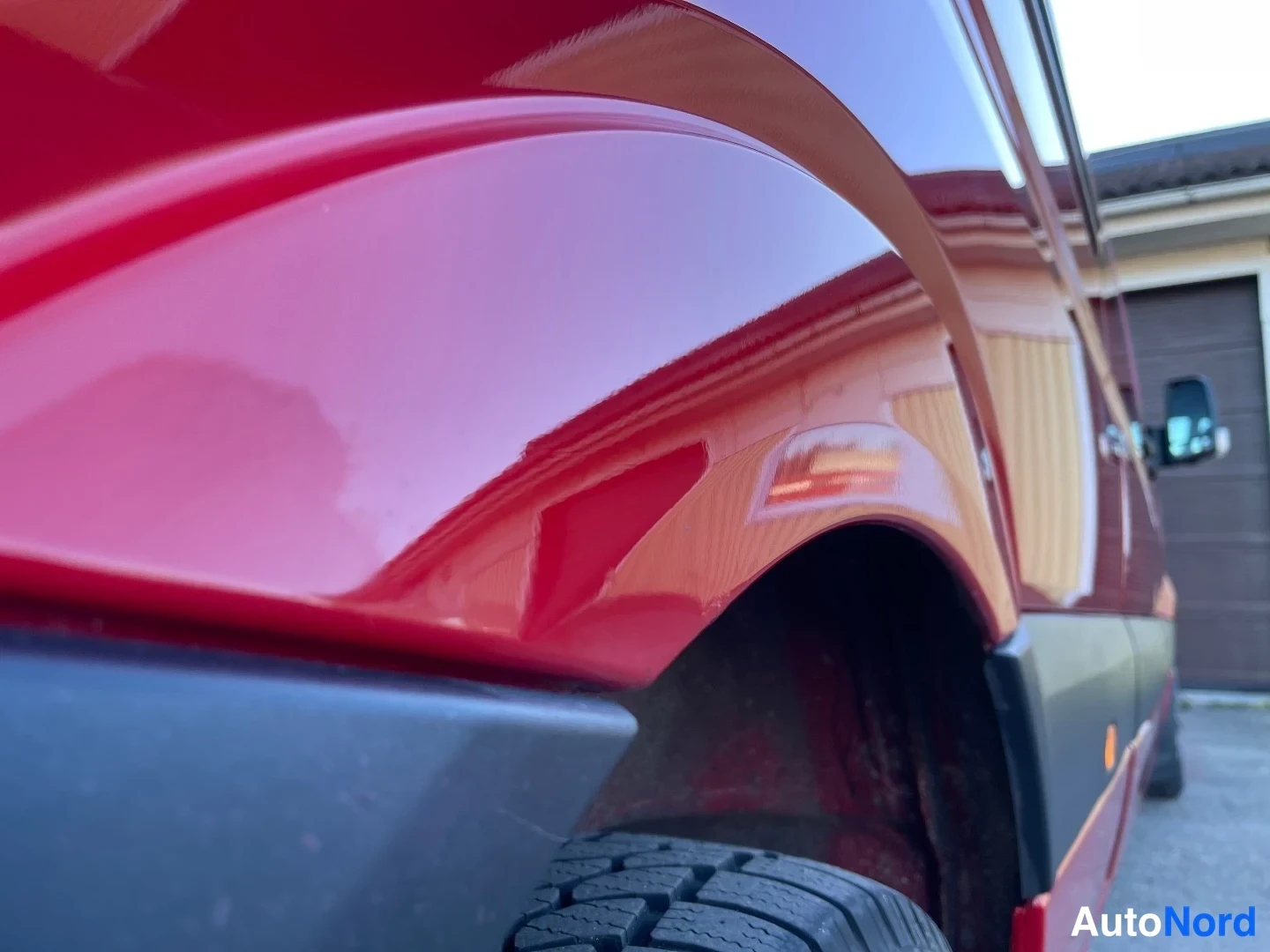 Red Mercedes-Benz Sprinter 319 CDI 2018, detail, photo 30