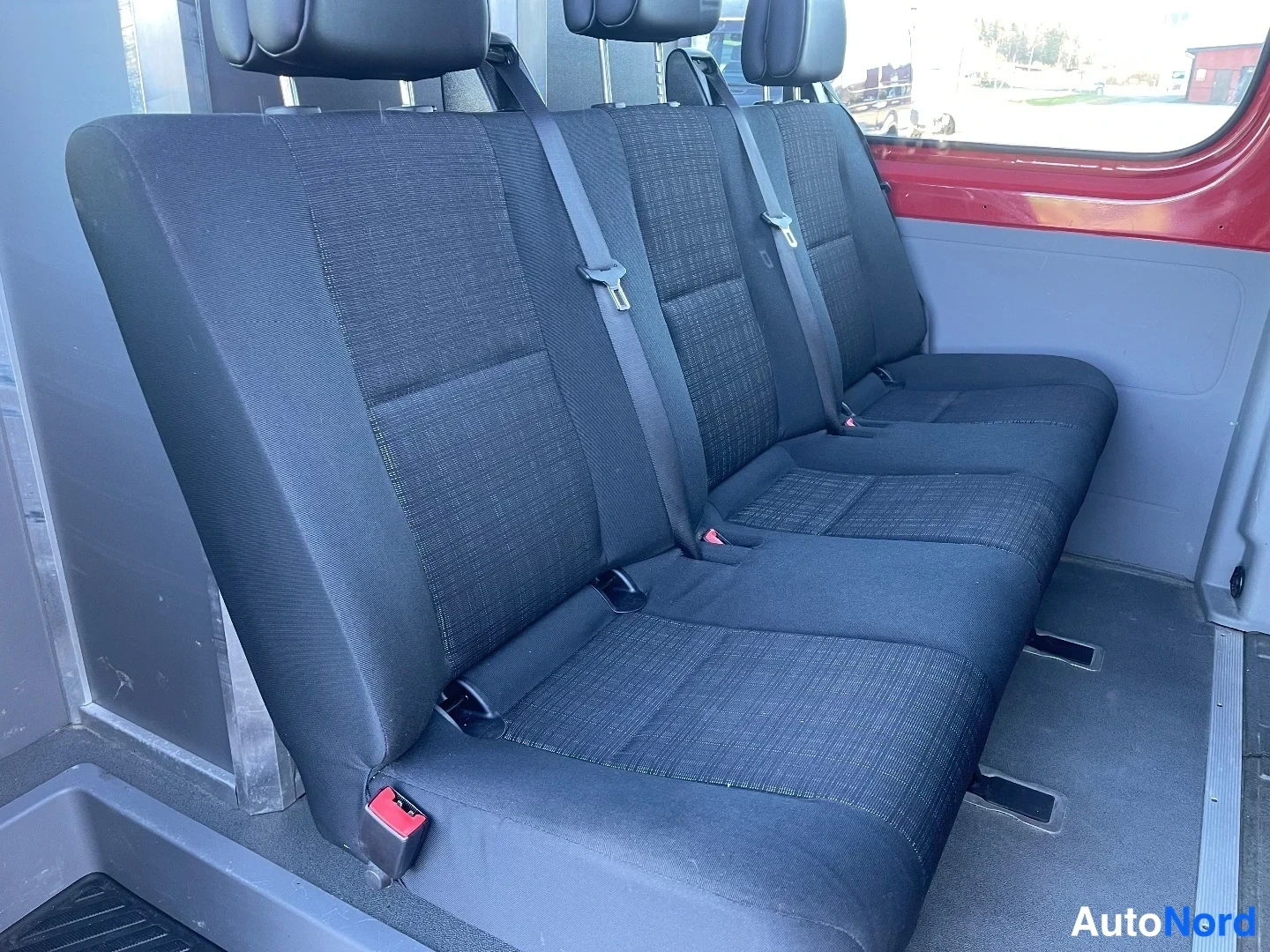 Red Mercedes-Benz Sprinter 319 CDI 2018, rear seats, photo 24