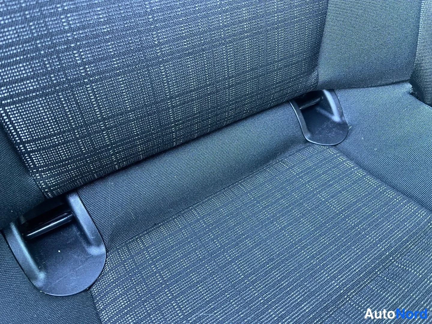 Red Mercedes-Benz Sprinter 319 CDI 2018, front seats, photo 22