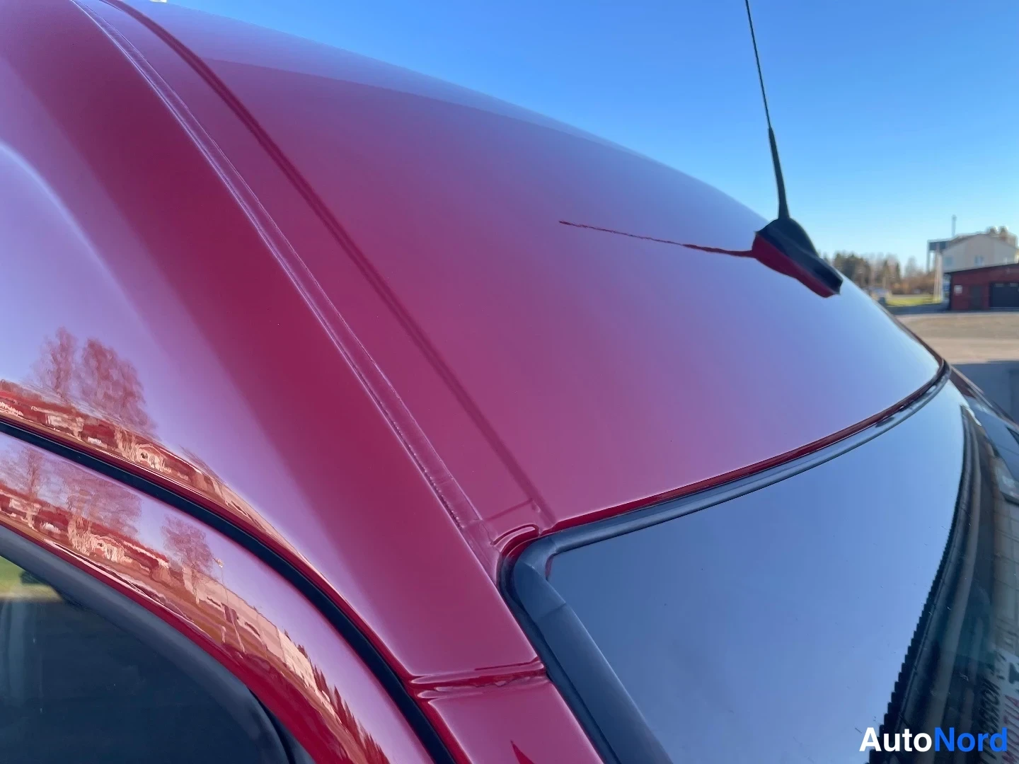 Red Mercedes-Benz Sprinter 319 CDI 2018, detail, photo 33