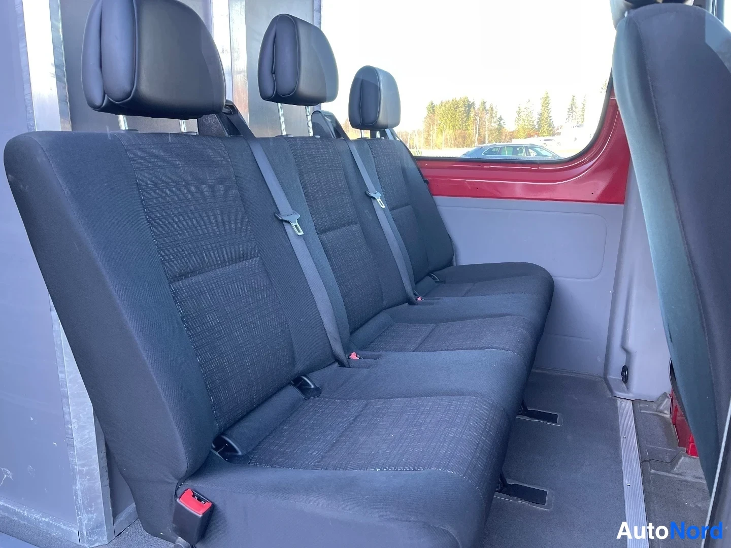 Red Mercedes-Benz Sprinter 319 CDI 2018, rear seats, photo 25