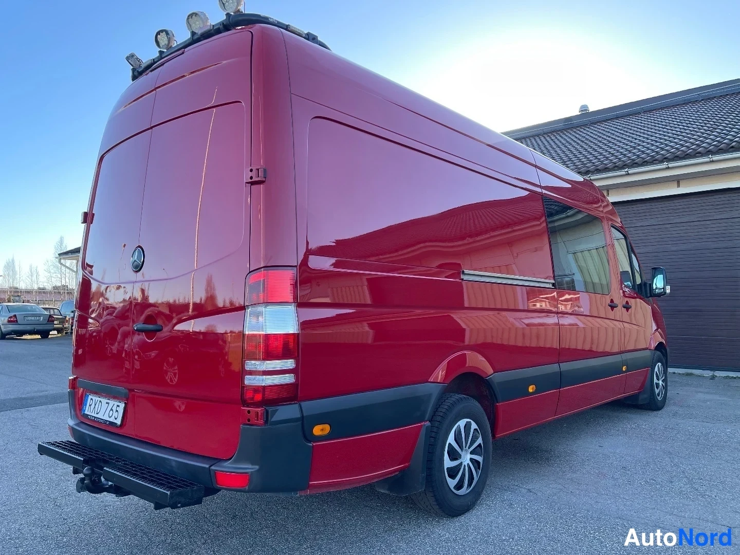 Red Mercedes-Benz Sprinter 319 CDI 2018, rear three-quarter, photo 13