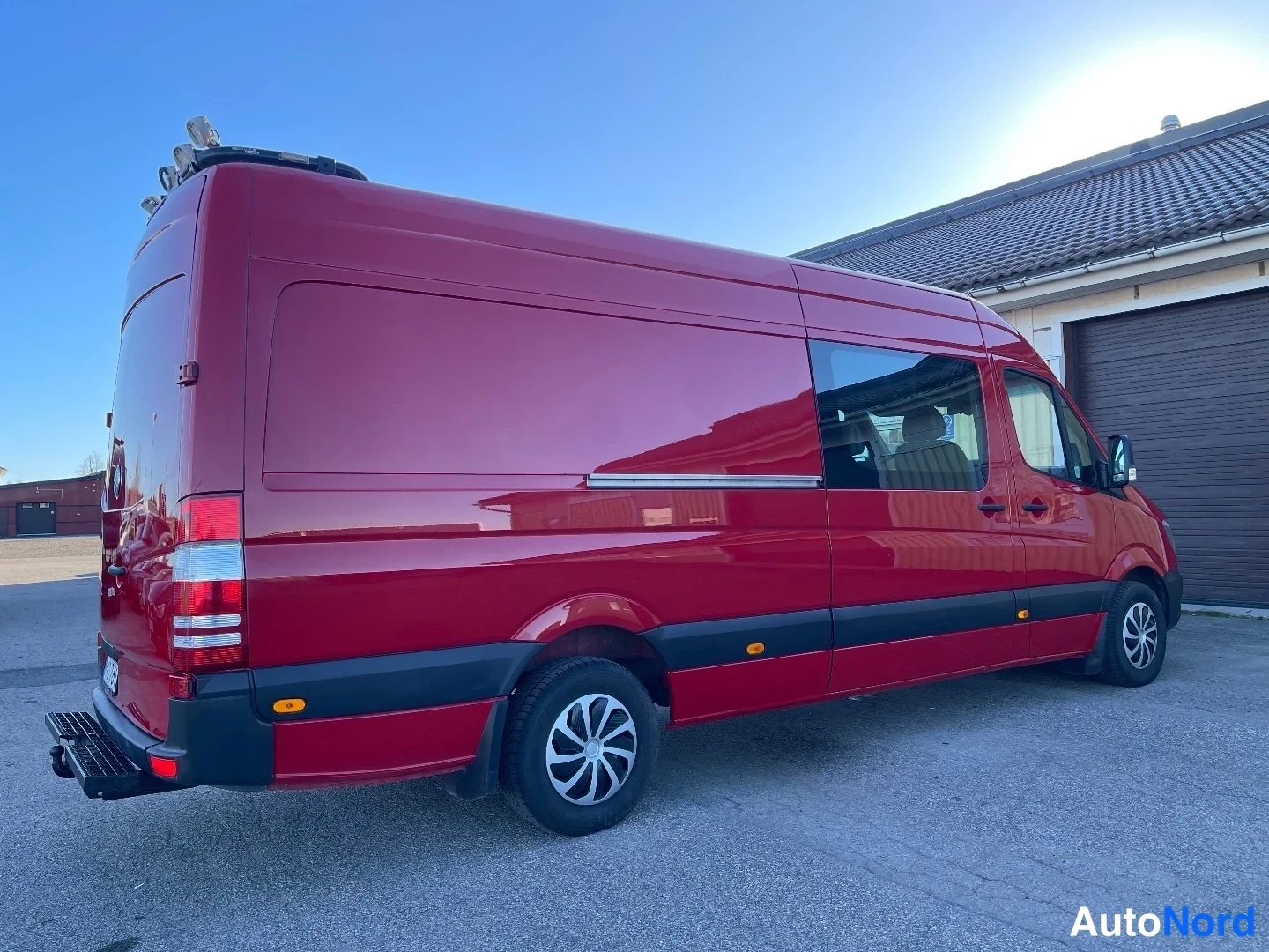 Red Mercedes-Benz Sprinter 319 CDI 2018, rear three-quarter, photo 14