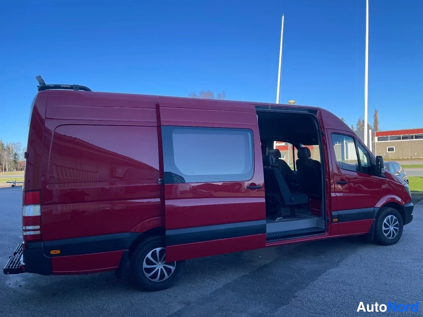 Red Mercedes-Benz Sprinter 319 CDI 2018, rear three-quarter, photo 15