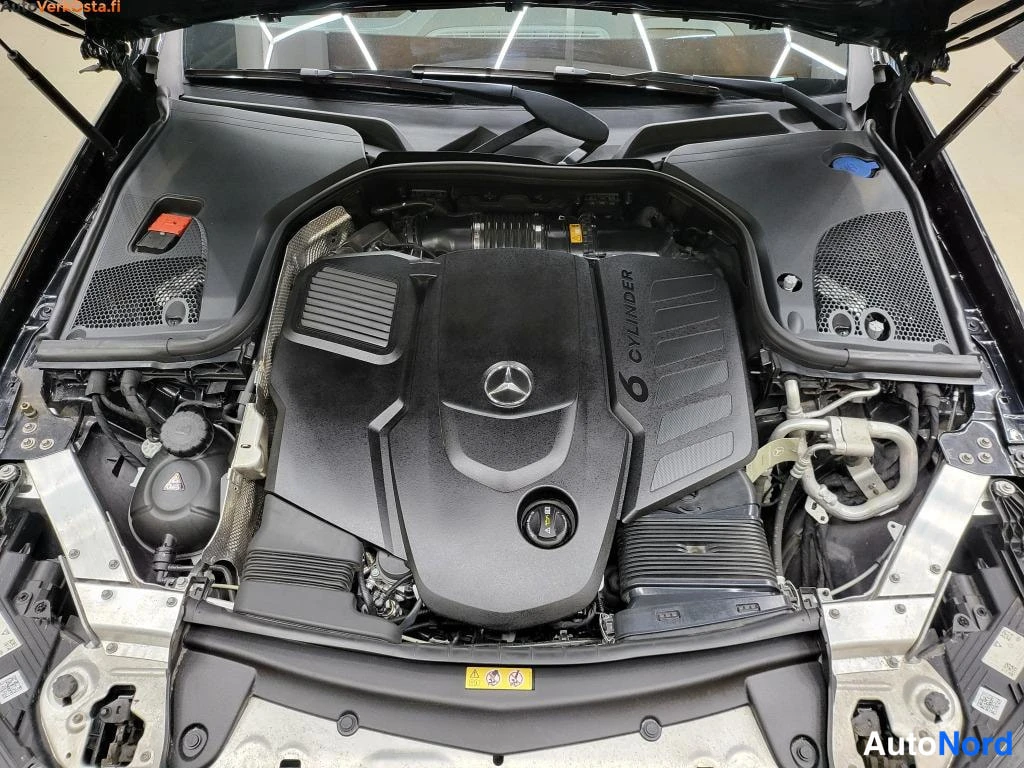 Musta Mercedes-Benz E 400 d 4MATIC 2020, moottoritila, kuva 16