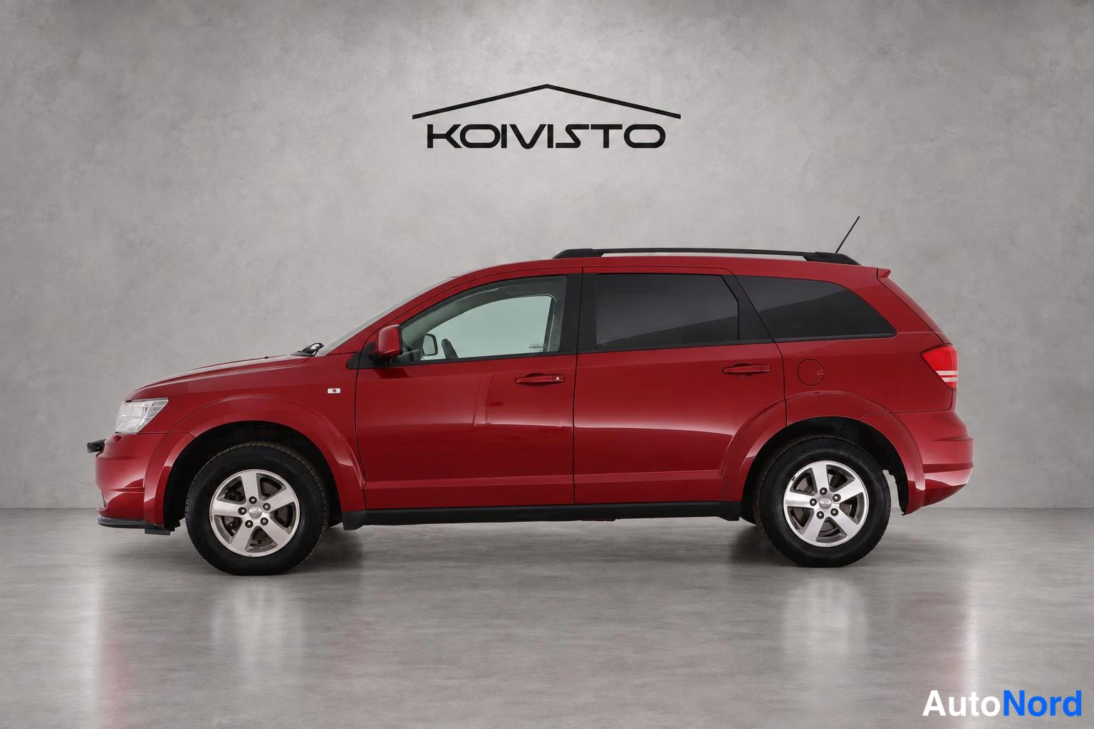 Punainen Dodge Journey 2009, etuviisto, keula vasemmalle, kuva 2