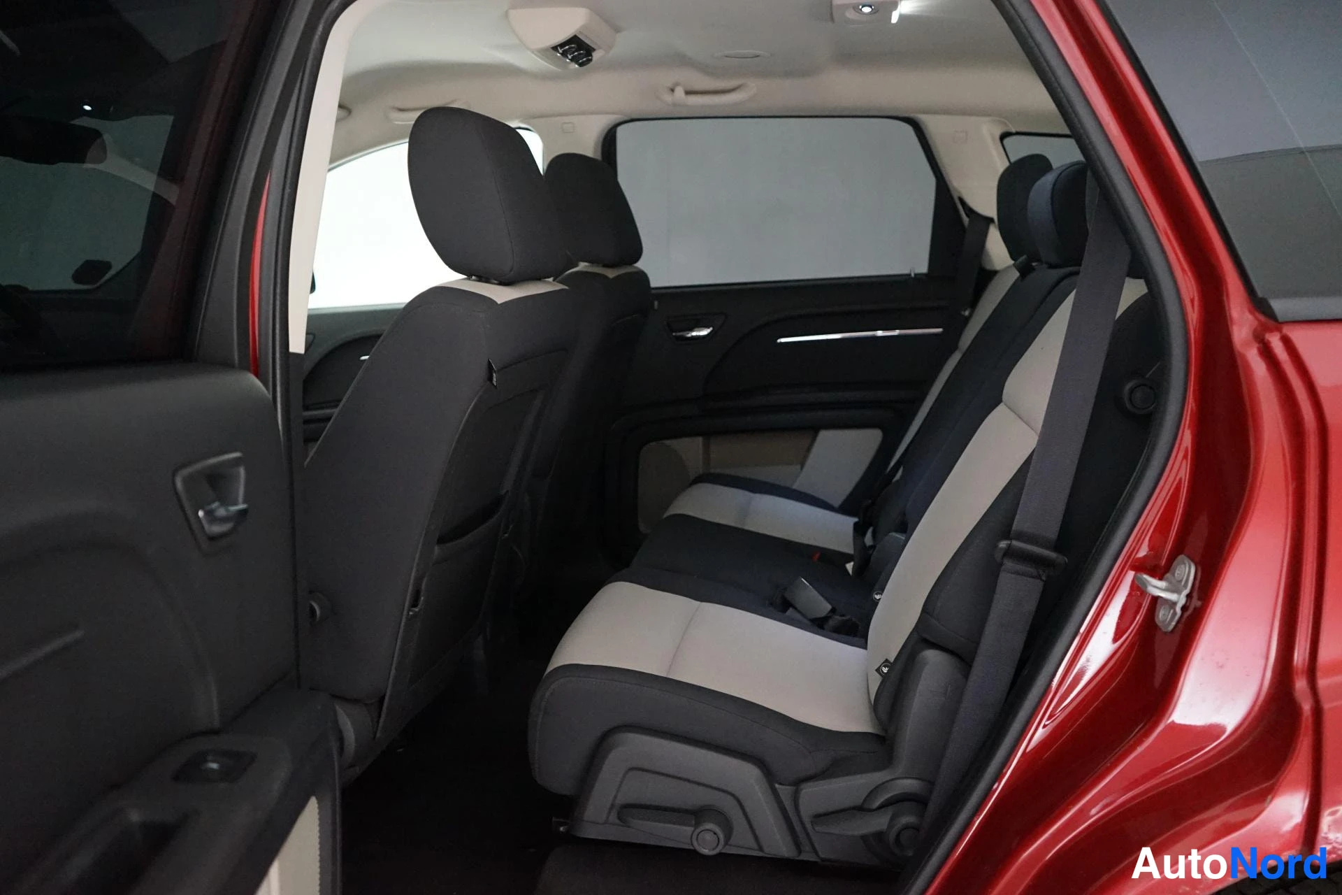 Punainen Dodge Journey 2009, takaistuimet, kuva 14