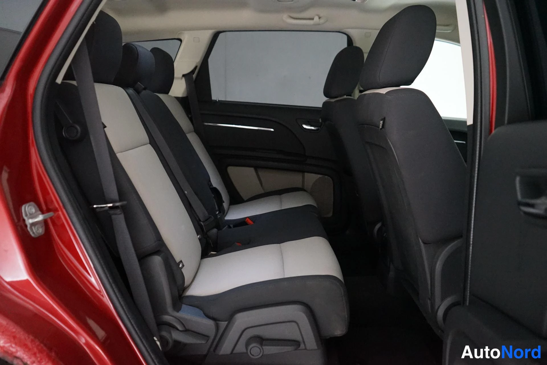Punainen Dodge Journey 2009, takaistuimet, kuva 15