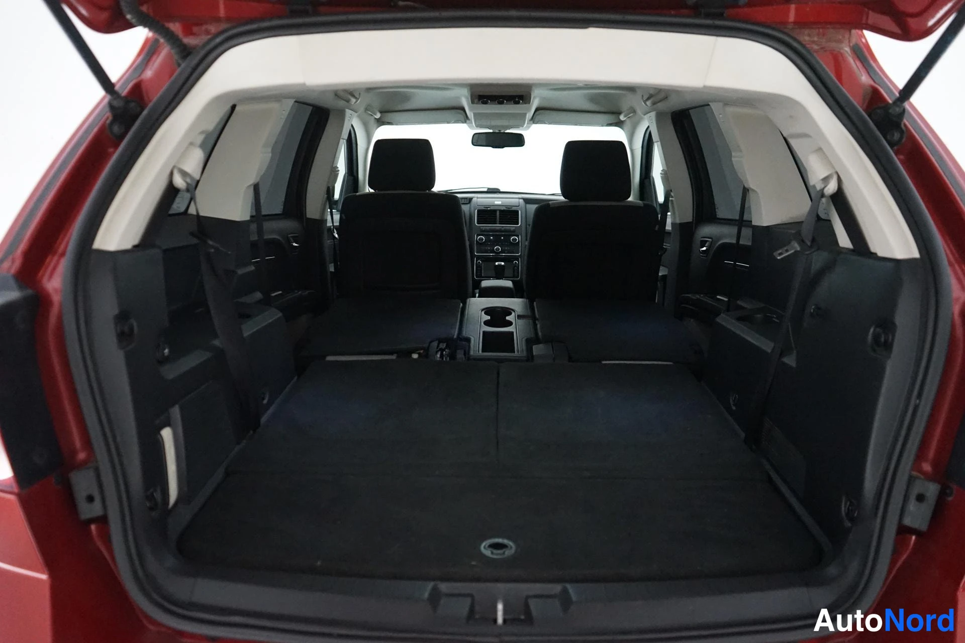 Punainen Dodge Journey 2009, tavaratila, kuva 19