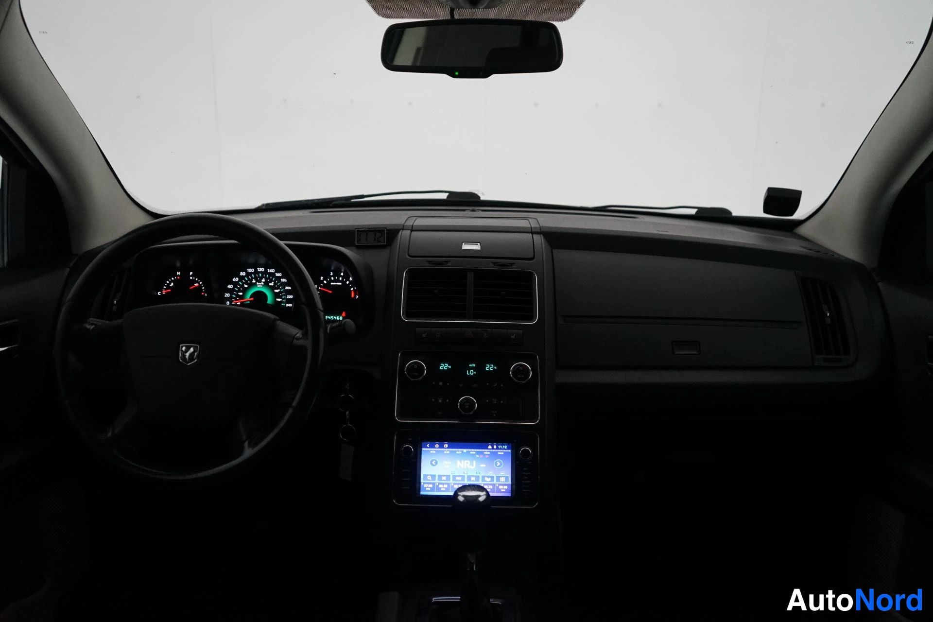 Punainen Dodge Journey 2009, ohjaamo, kuva 10