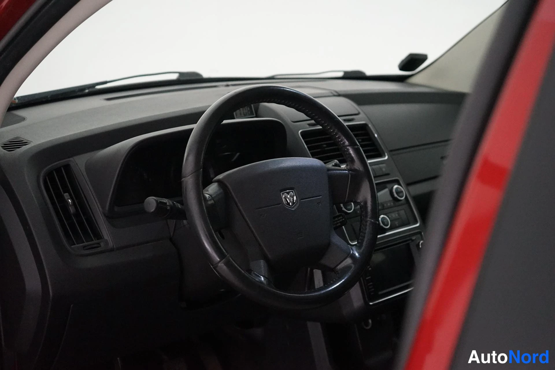 Punainen Dodge Journey 2009, ohjaamo, kuva 11
