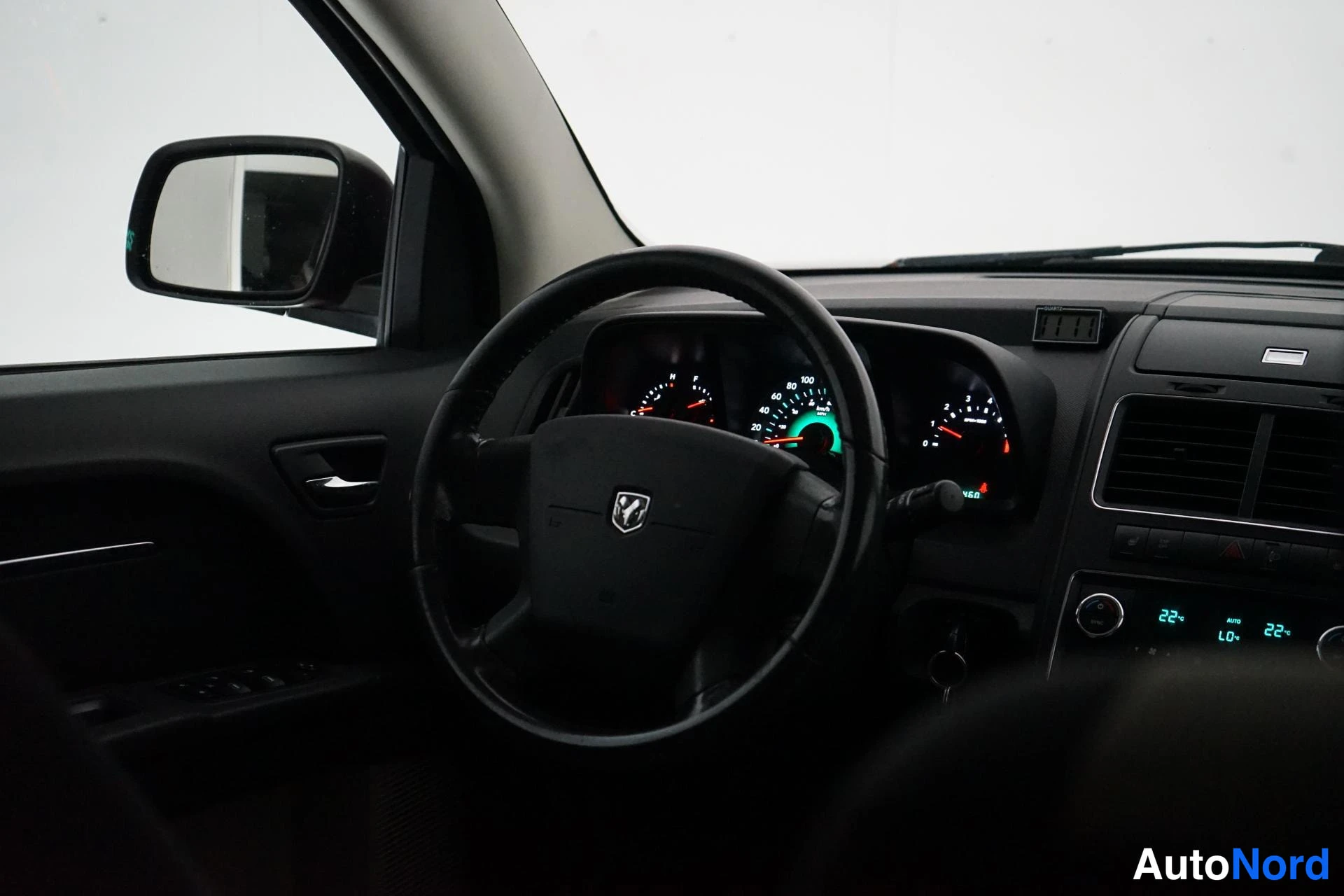 Punainen Dodge Journey 2009, ohjaamo, kuva 12