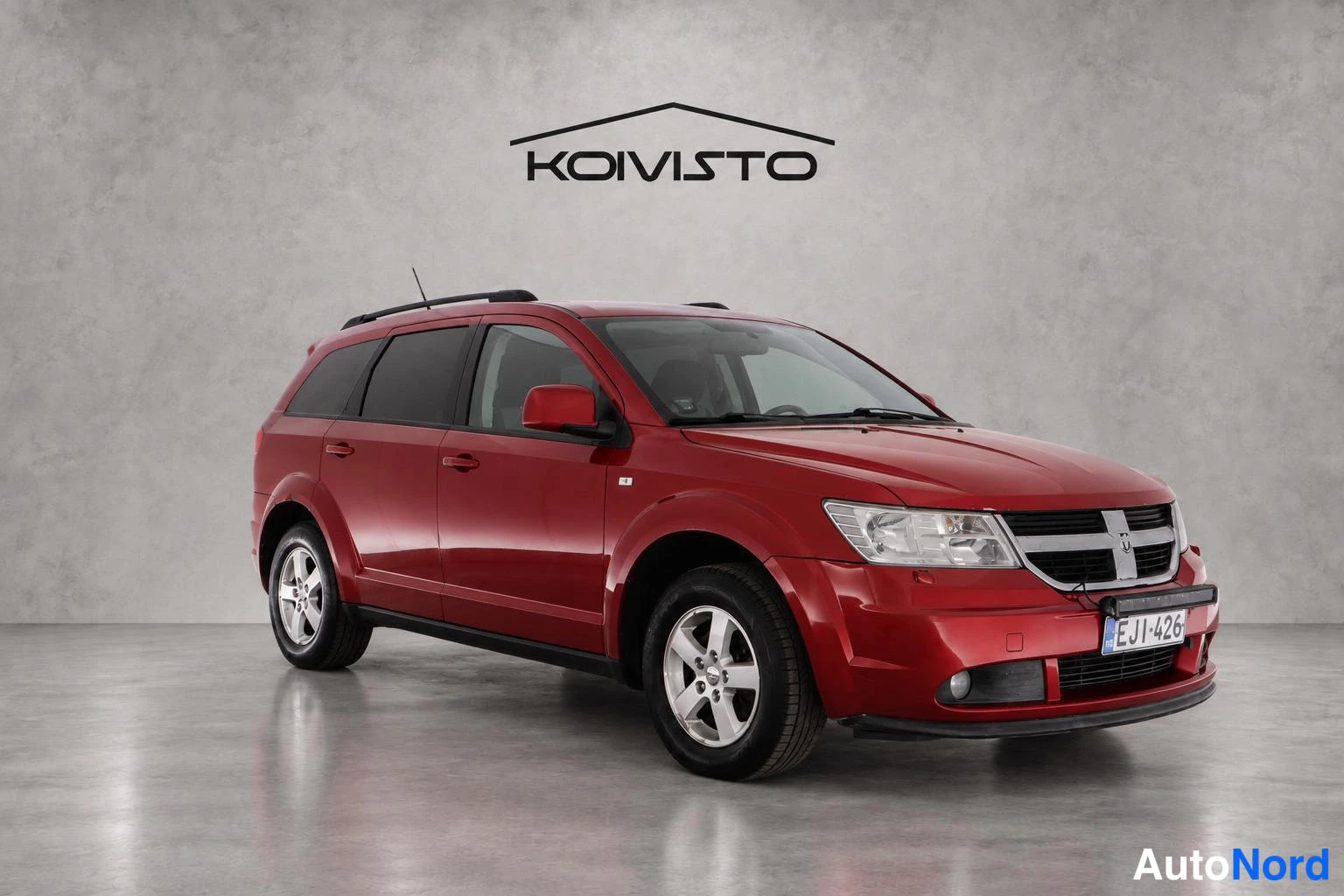 Punainen Dodge Journey 2009, etuviisto, keula oikealle, kuva 4