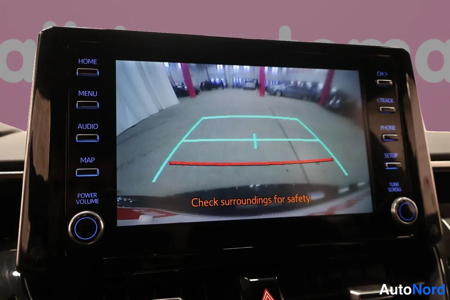 Ruskea Toyota Corolla Touring 2020, yksityiskohta, kuva 19