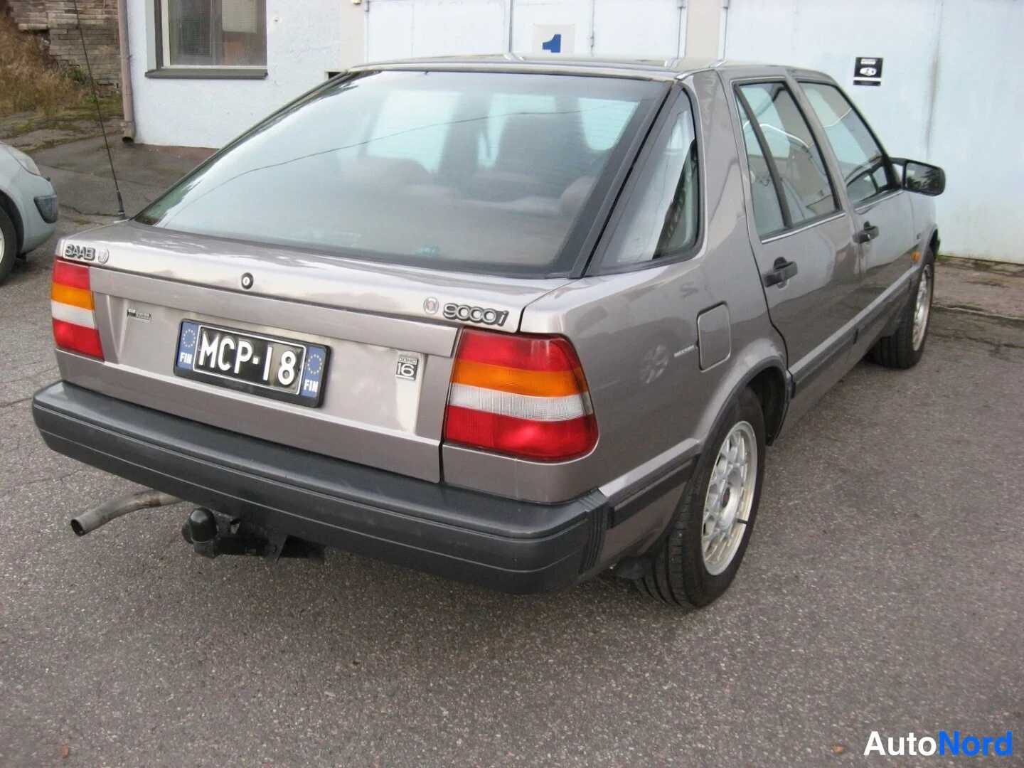 Harmaa Saab 9000 1988, takaviisto, kuva 3