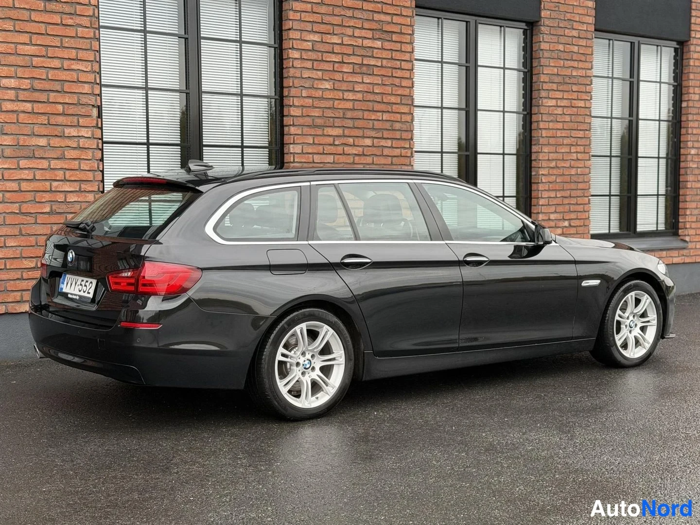 Black BMW 520d 2012, rear three-quarter, photo 9