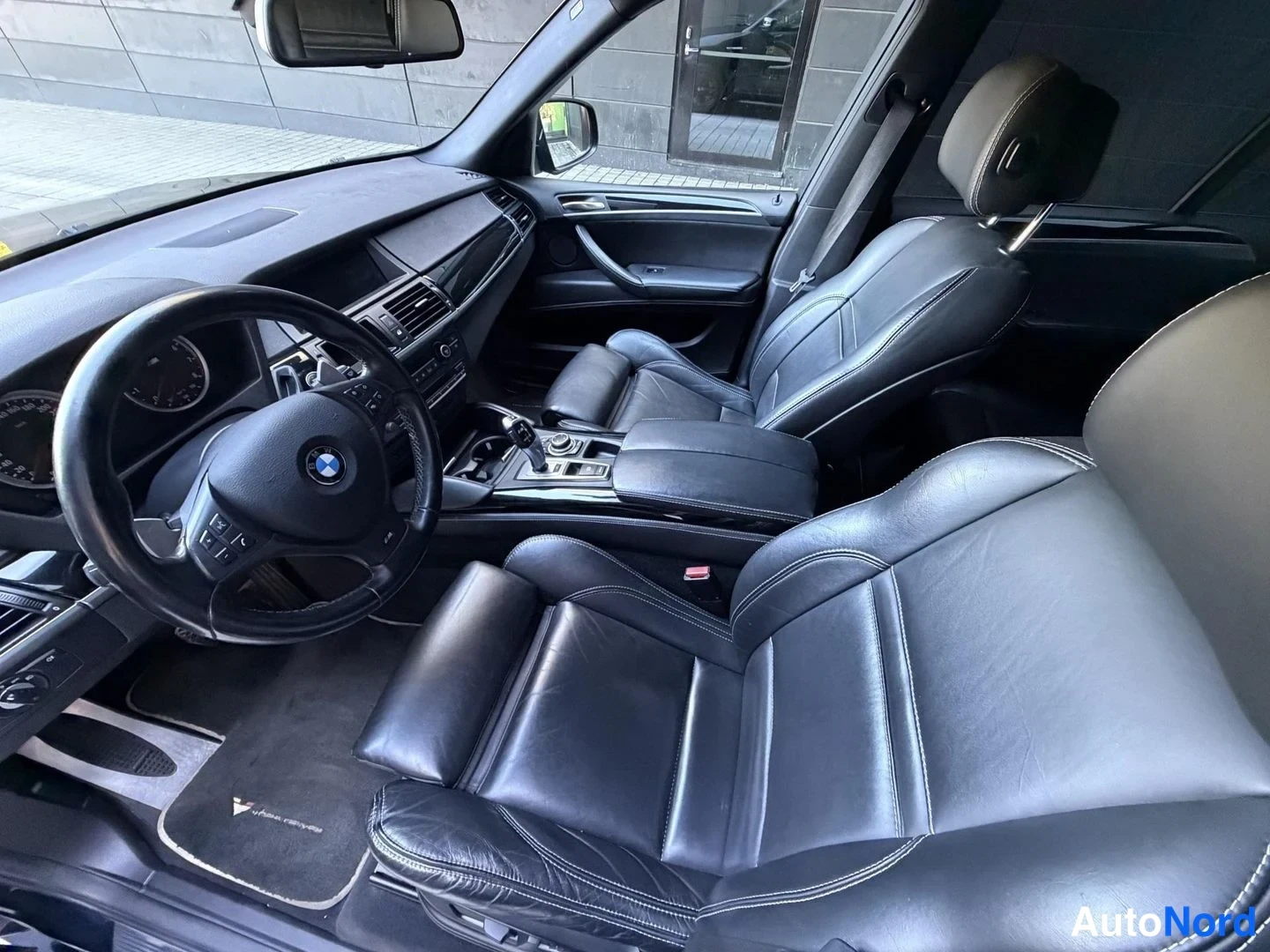 Black BMW X5 2010, cockpit, photo 16