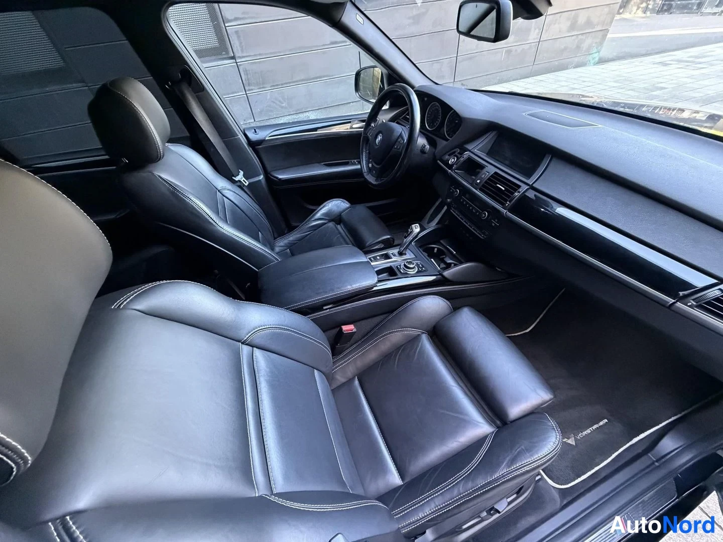 Black BMW X5 2010, cockpit, photo 15