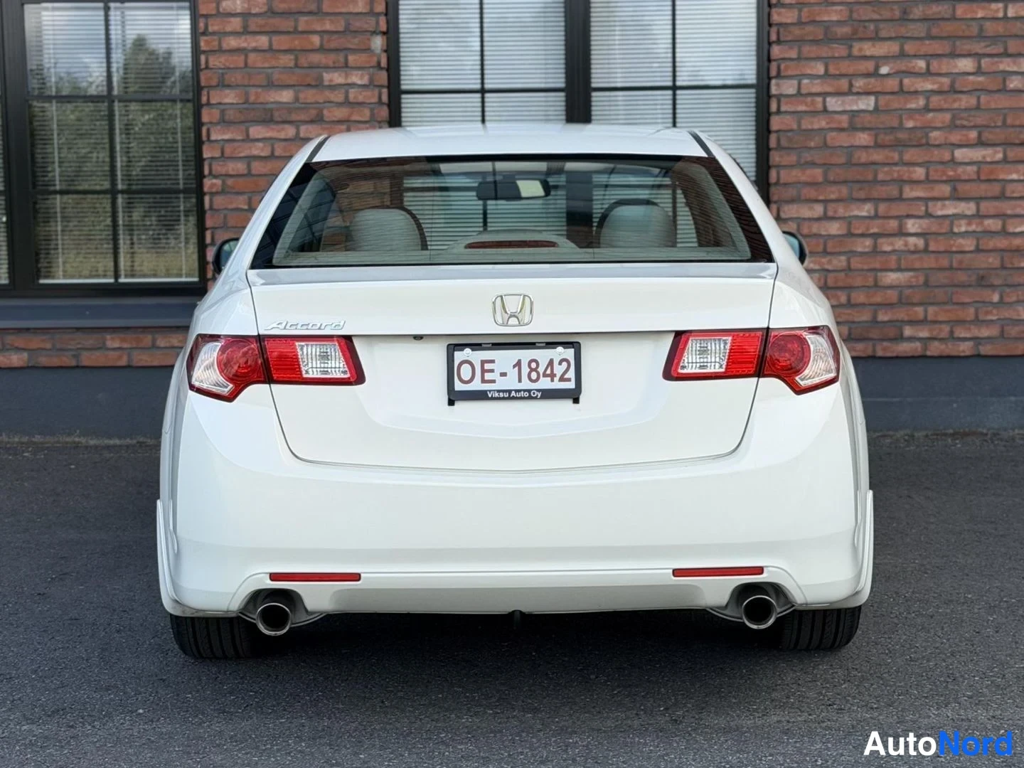 White Honda Accord 2008, rear, photo 12