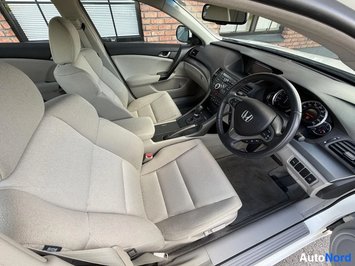 White Honda Accord 2008, cockpit, photo 14