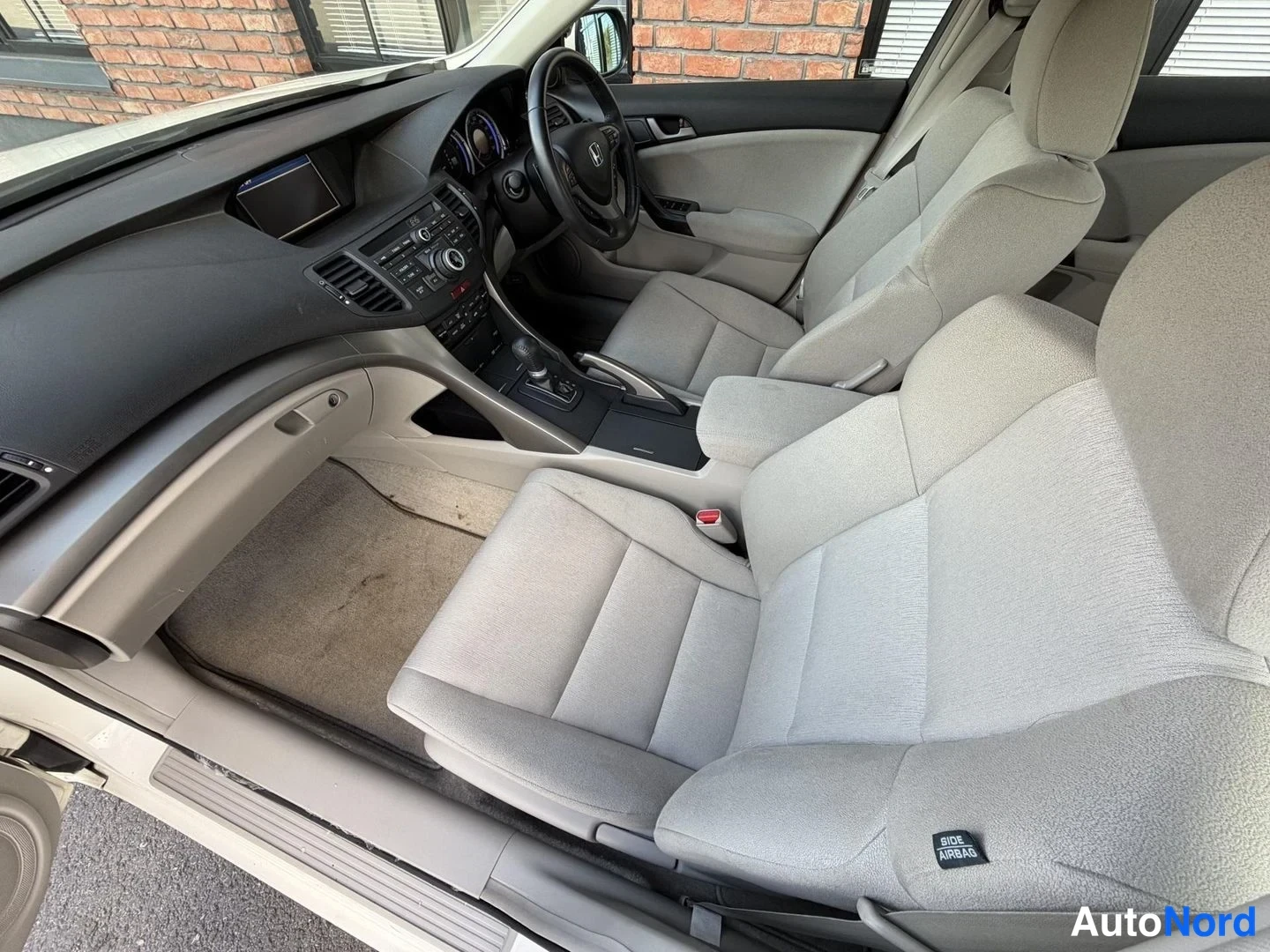 White Honda Accord 2008, cockpit, photo 15