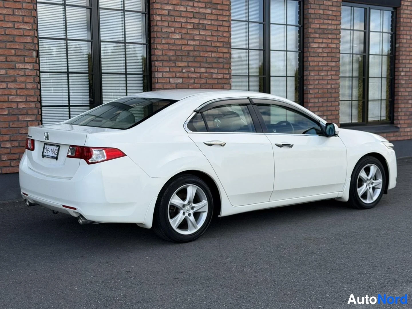 White Honda Accord 2008, rear three-quarter, photo 9