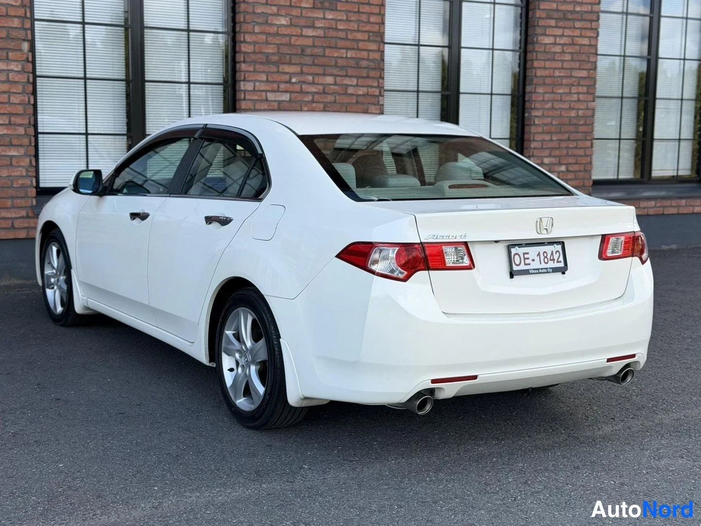 White Honda Accord 2008, rear three-quarter, photo 10