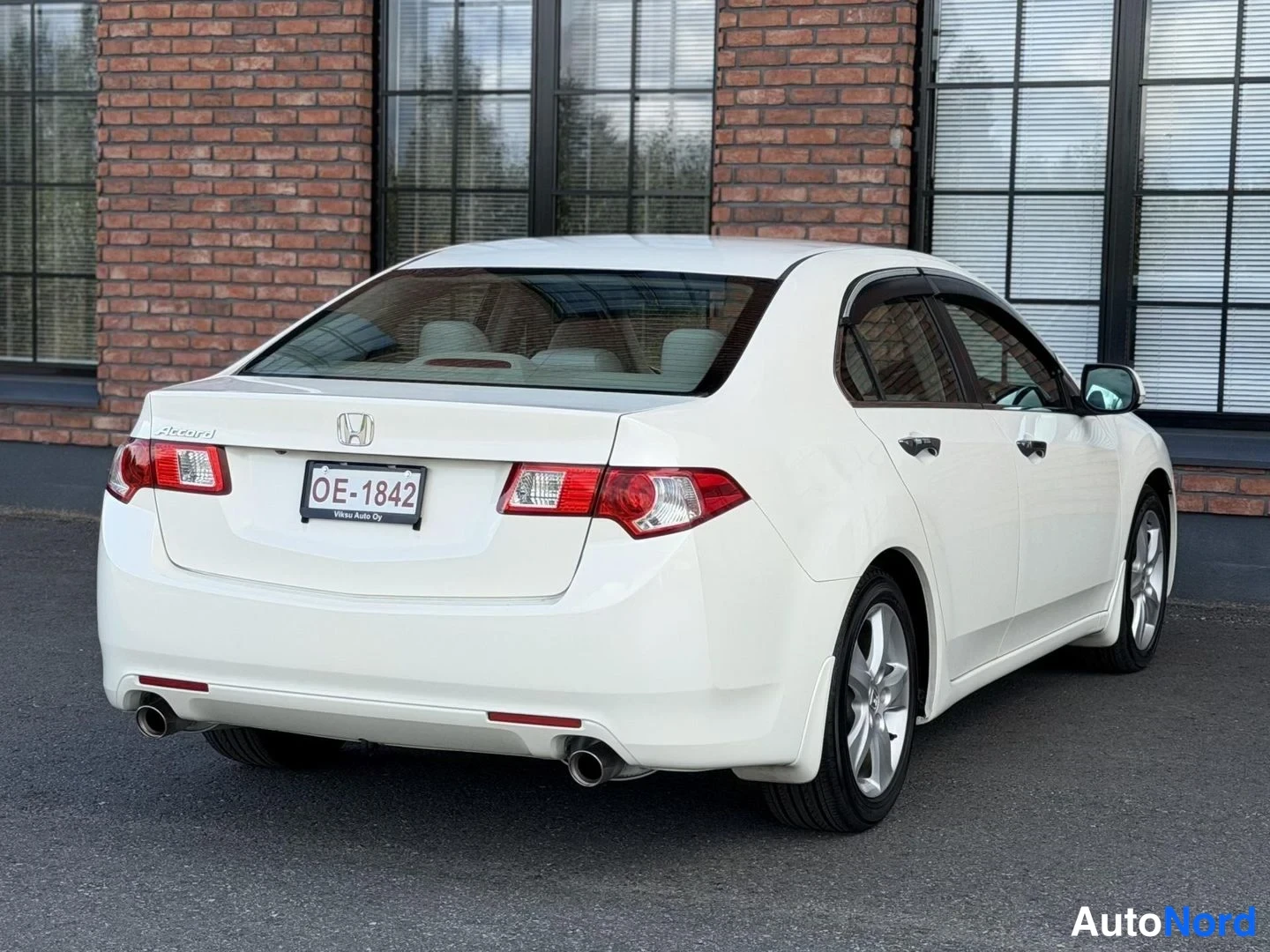 White Honda Accord 2008, rear three-quarter, photo 11