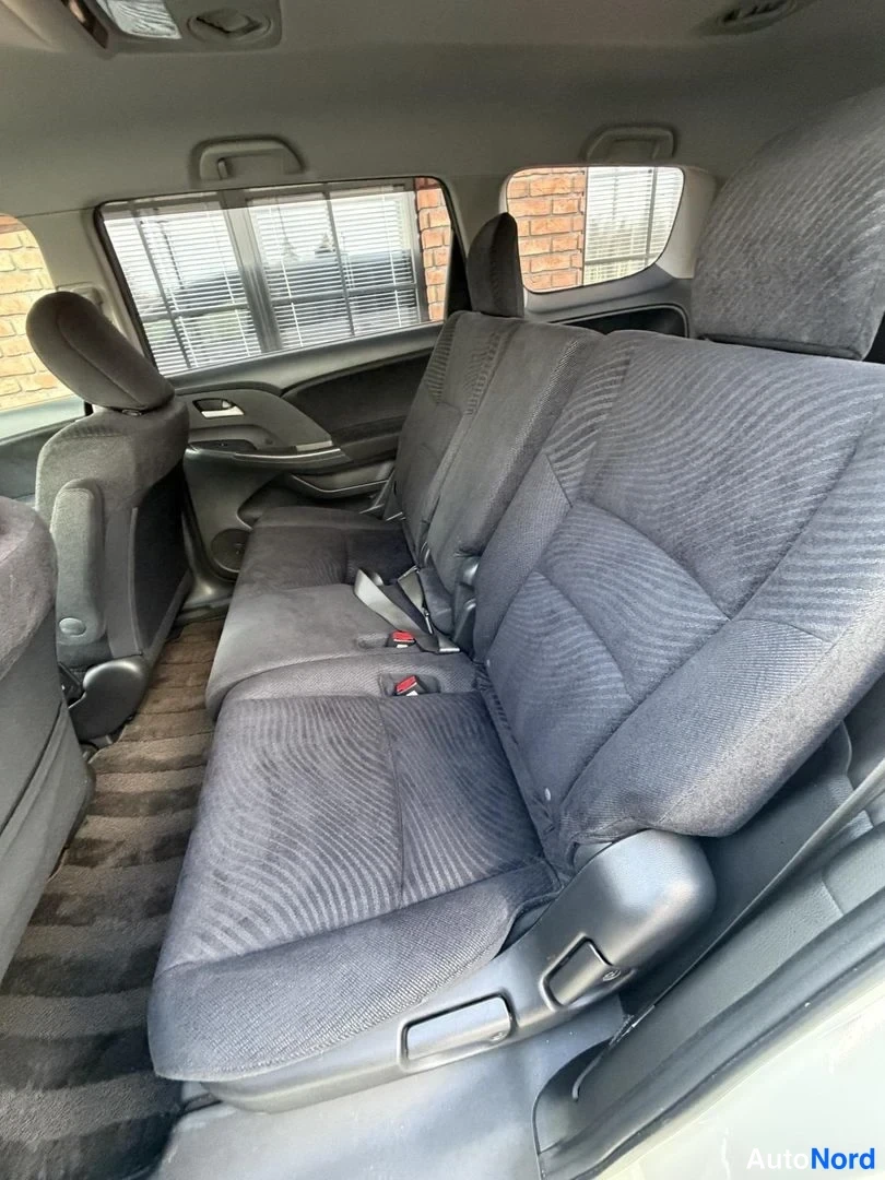 White Honda Odyssey 2009, rear seats, photo 20