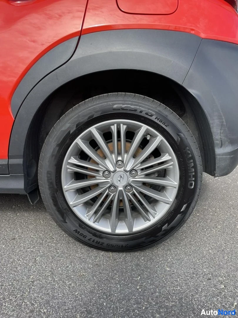 Red Hyundai Kona 2019, detail, photo 19