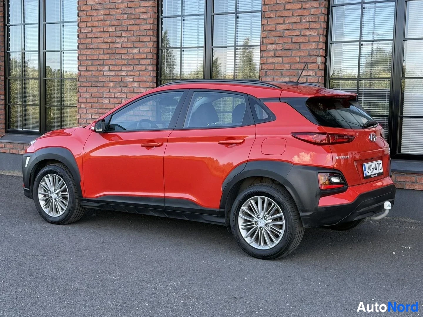 Red Hyundai Kona 2019, rear three-quarter, photo 8