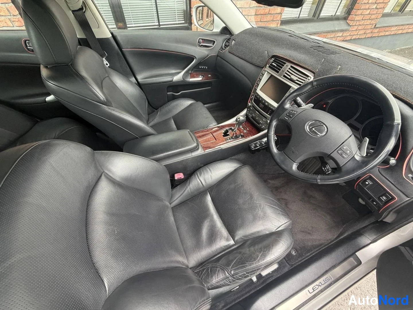 Grey Lexus IS 350 2005, cockpit, photo 13