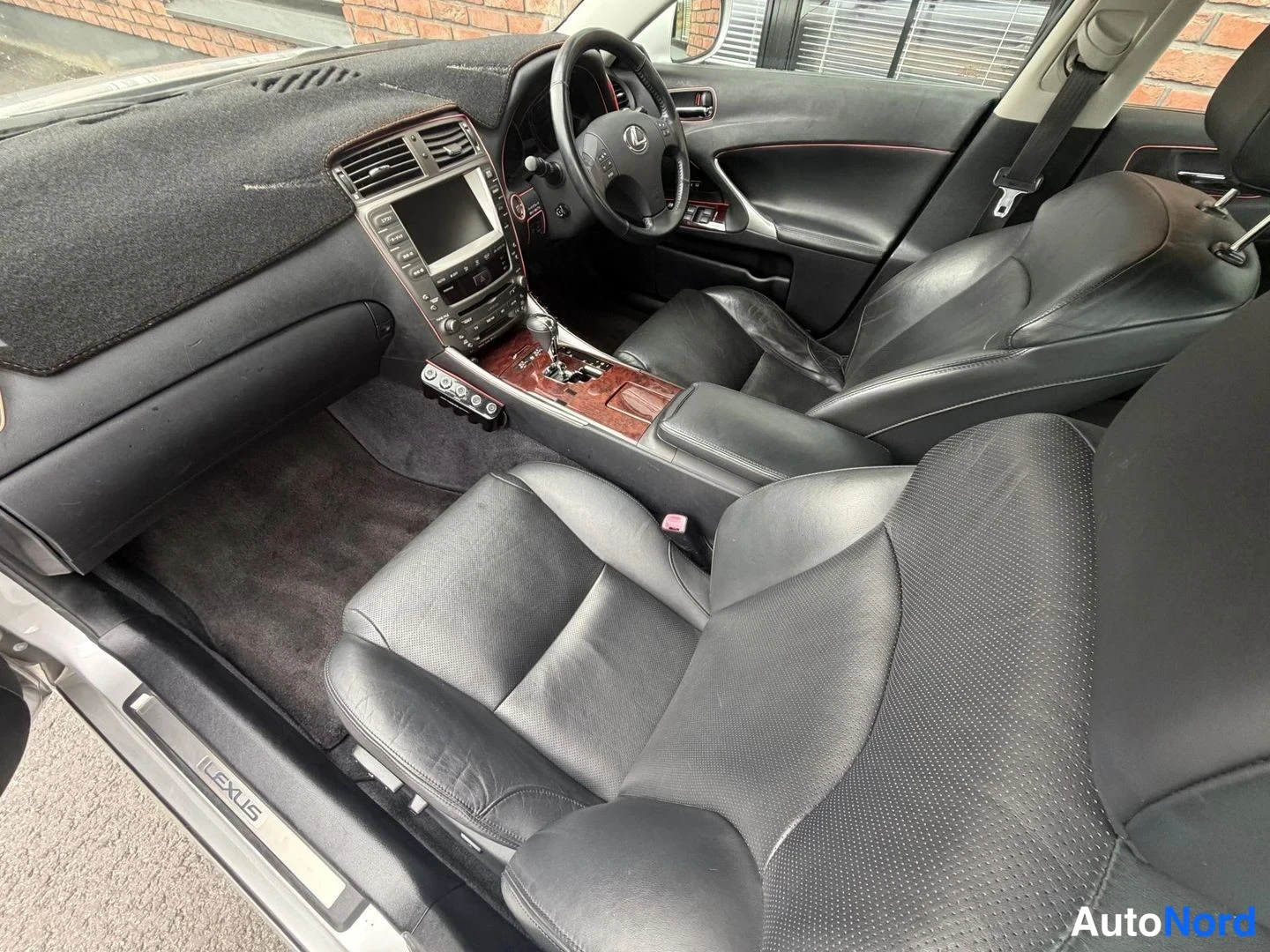 Grey Lexus IS 350 2005, cockpit, photo 14