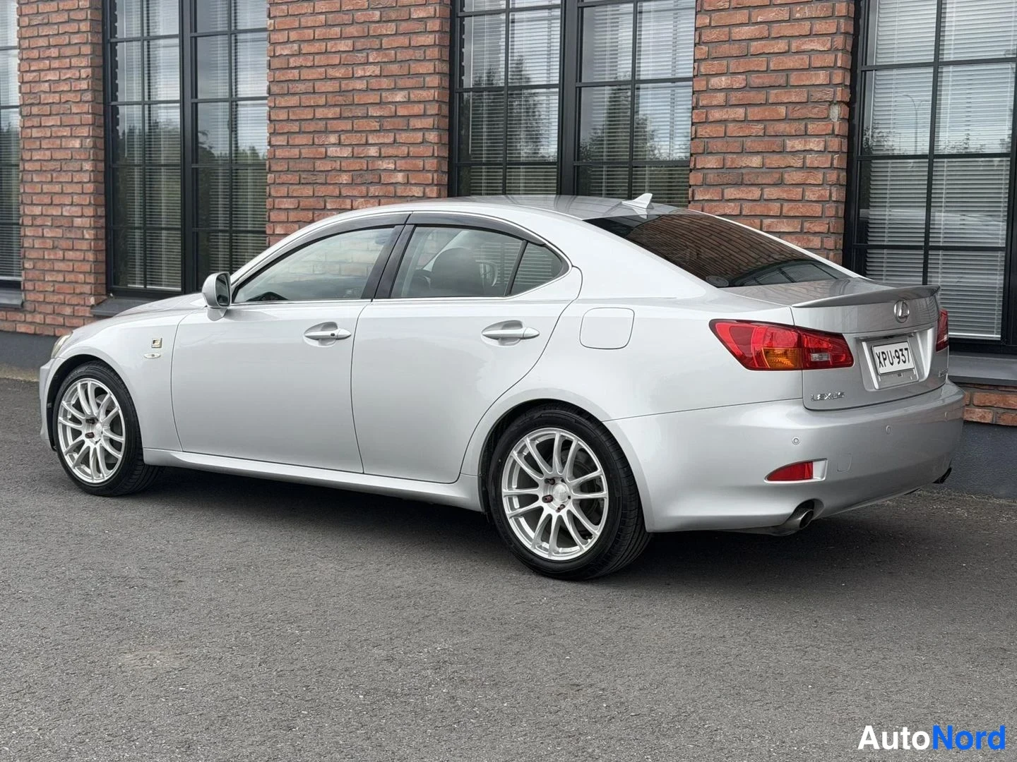 Grey Lexus IS 350 2005, rear three-quarter, photo 8