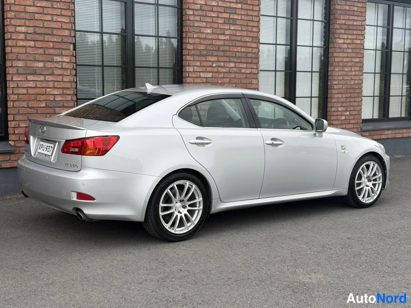 Grey Lexus IS 350 2005, rear three-quarter, photo 9