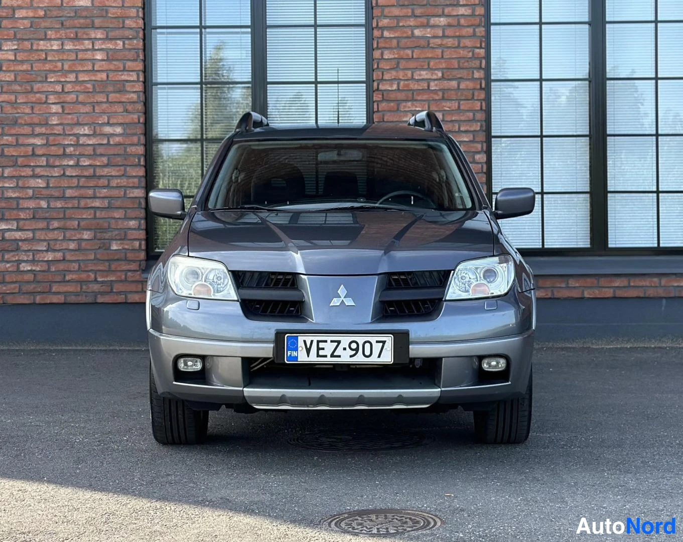 Grey Mitsubishi Outlander 2005, front, photo 6