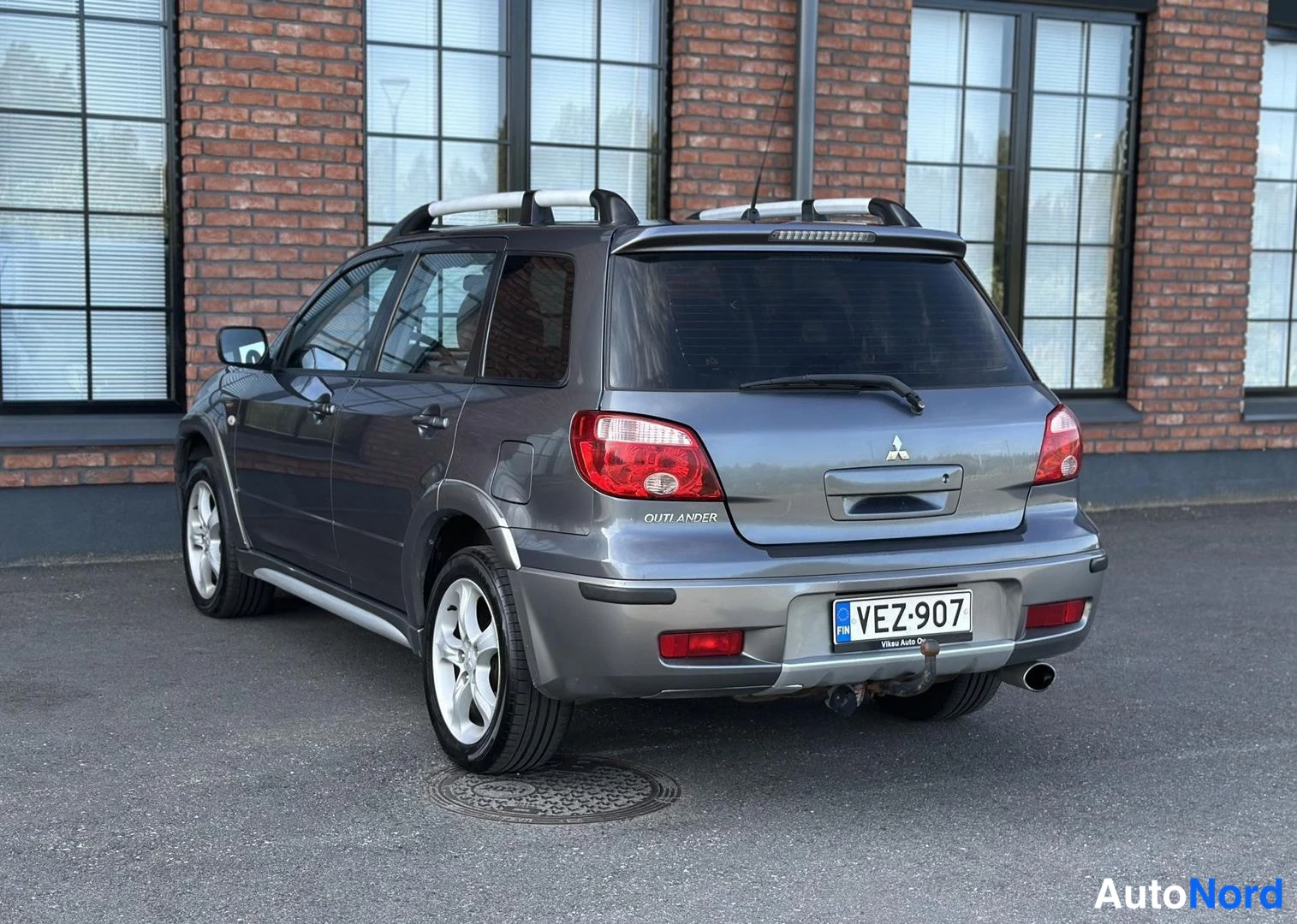 Grey Mitsubishi Outlander 2005, rear three-quarter, photo 10