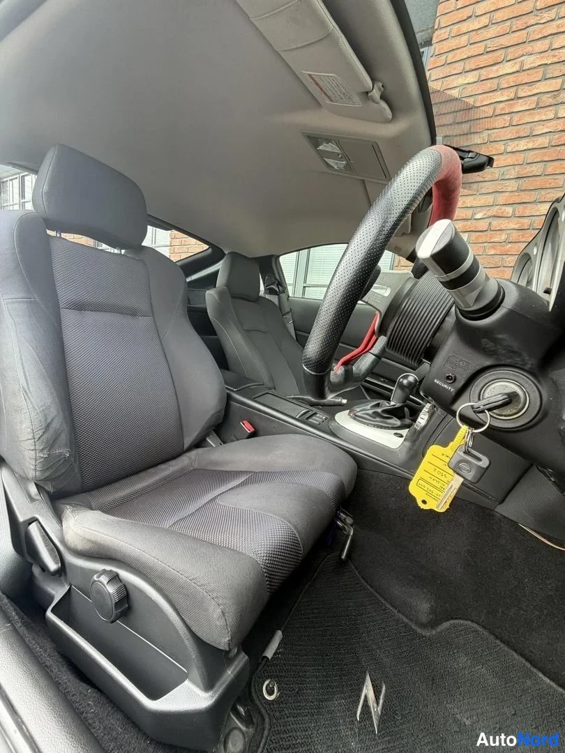 Blue Nissan 350Z 2007, front seats, photo 13