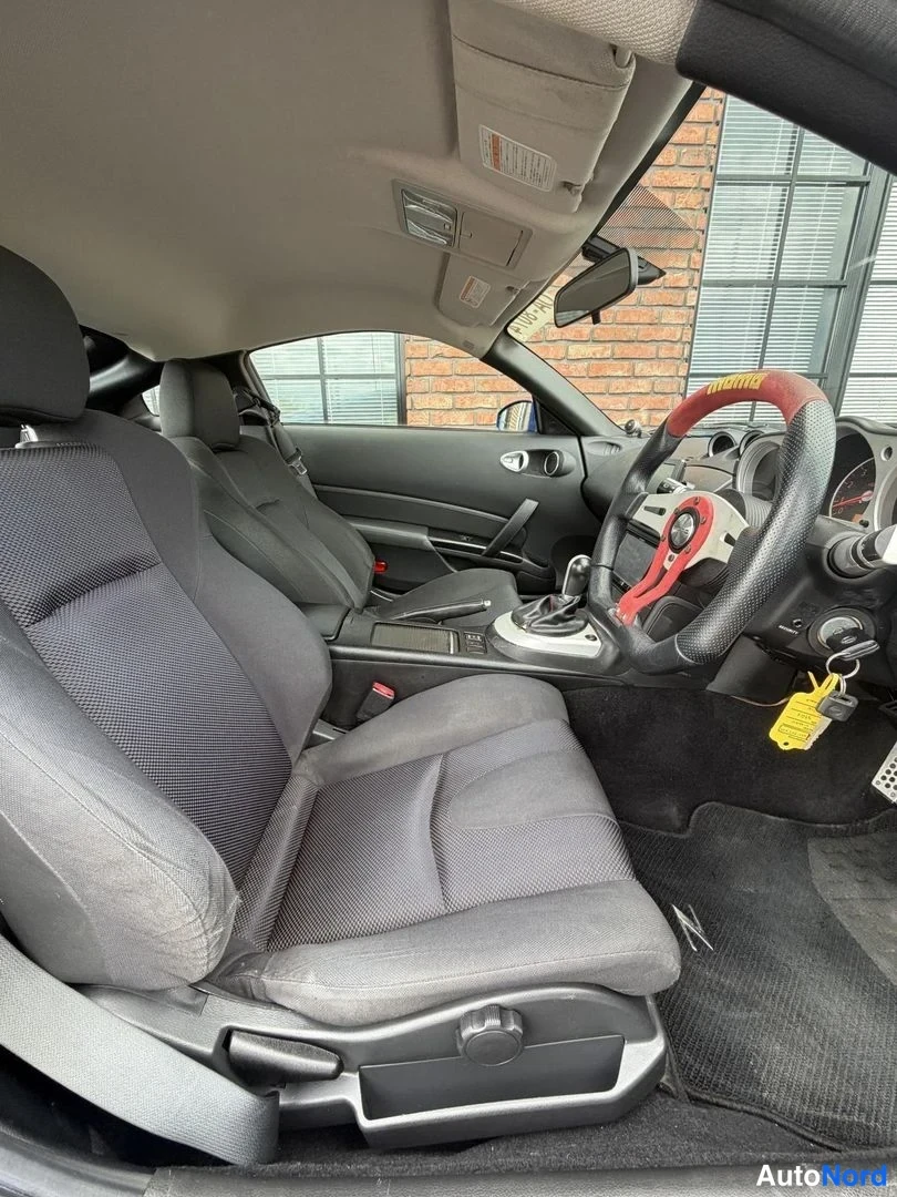 Blue Nissan 350Z 2007, front seats, photo 14